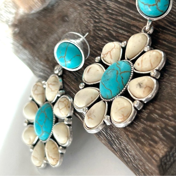 🌸Marbled Bohemian Earrings. Turquoise & Ivory. Natural Stone - Picture 3 of 10